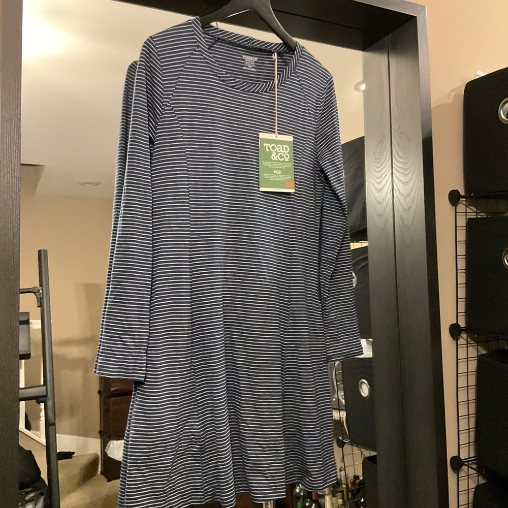 (Sue) B1G1 New w/ tags Toad&Co Navy and White Striped Garment